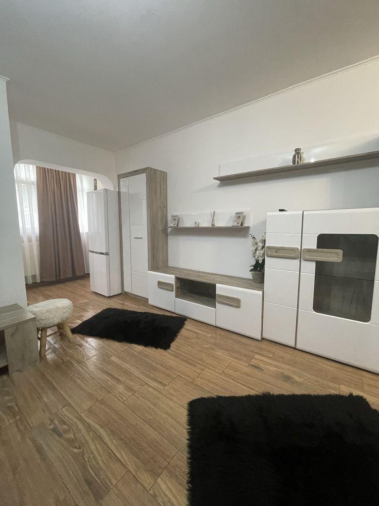 De inchiriat garsoniera zona iosia