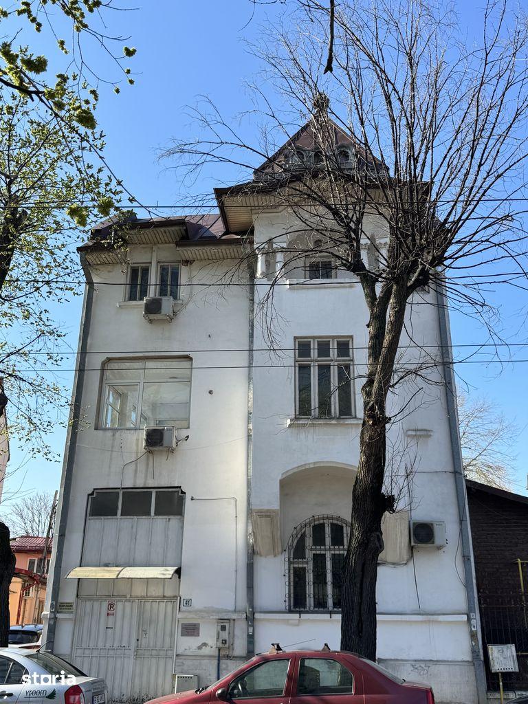 Vilă interbelică reprezentativă