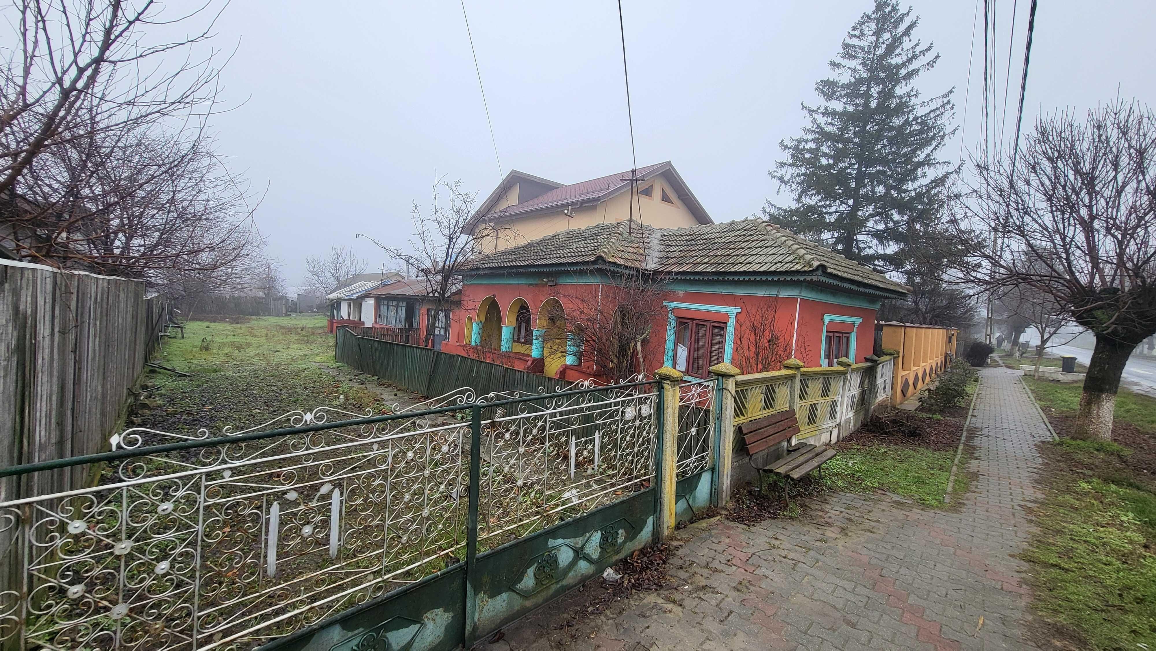 Casa batraneasca cu teren si vie in comuna Baneasa, jud. Giurgiu - Strada Principala, DN 41 - imagine 1