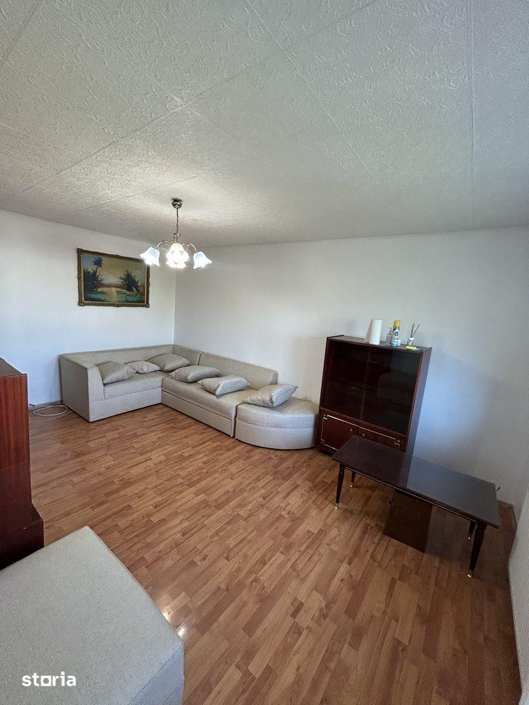 Apartament 3 camere | Zonă liniștită, bloc reabilitat - imagine 1