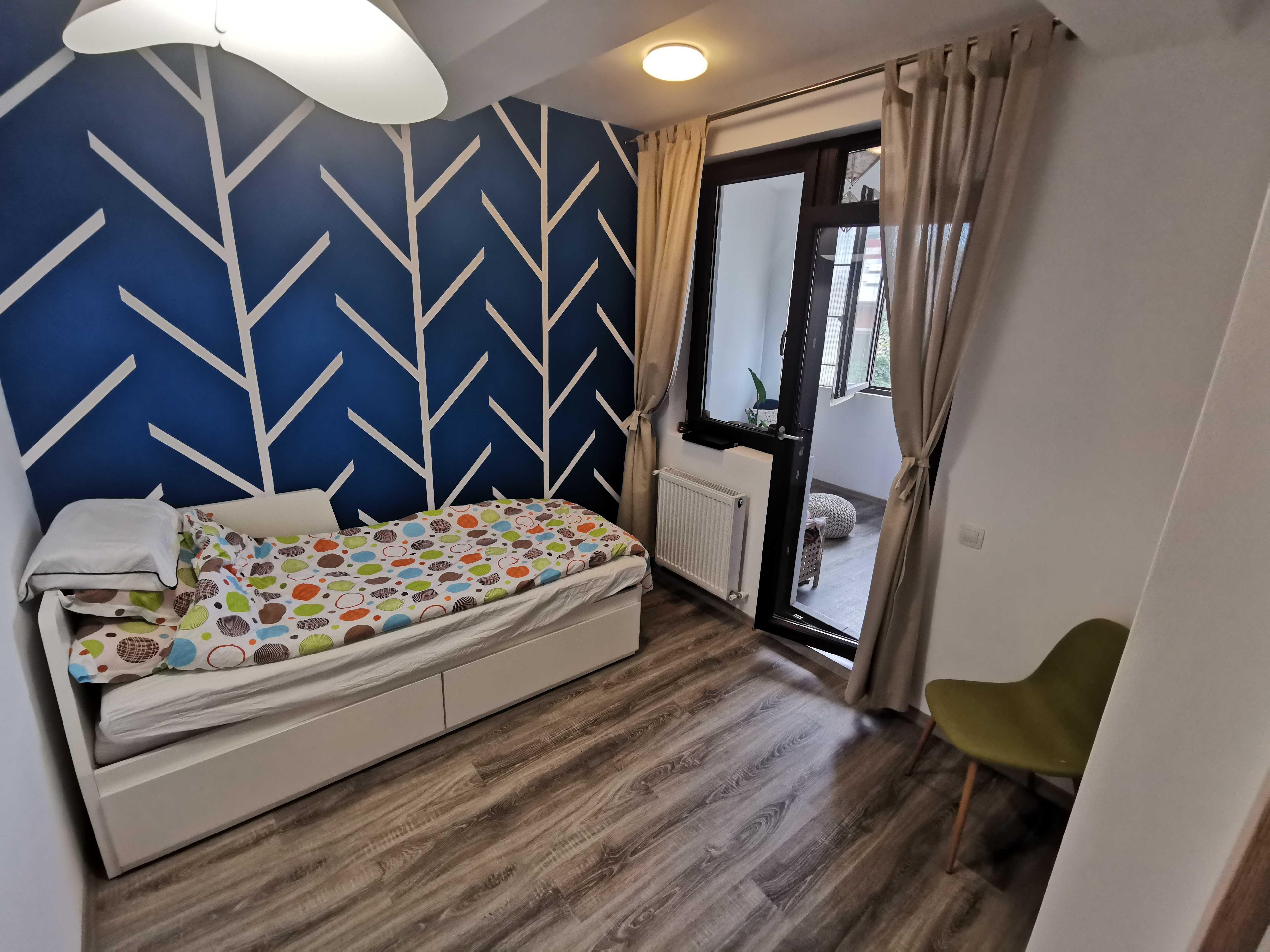 Proprietar - 3 camere premium/Centrala/Lift/ 2 Băi/ Parcare/ Balcon/Aer Conditionat