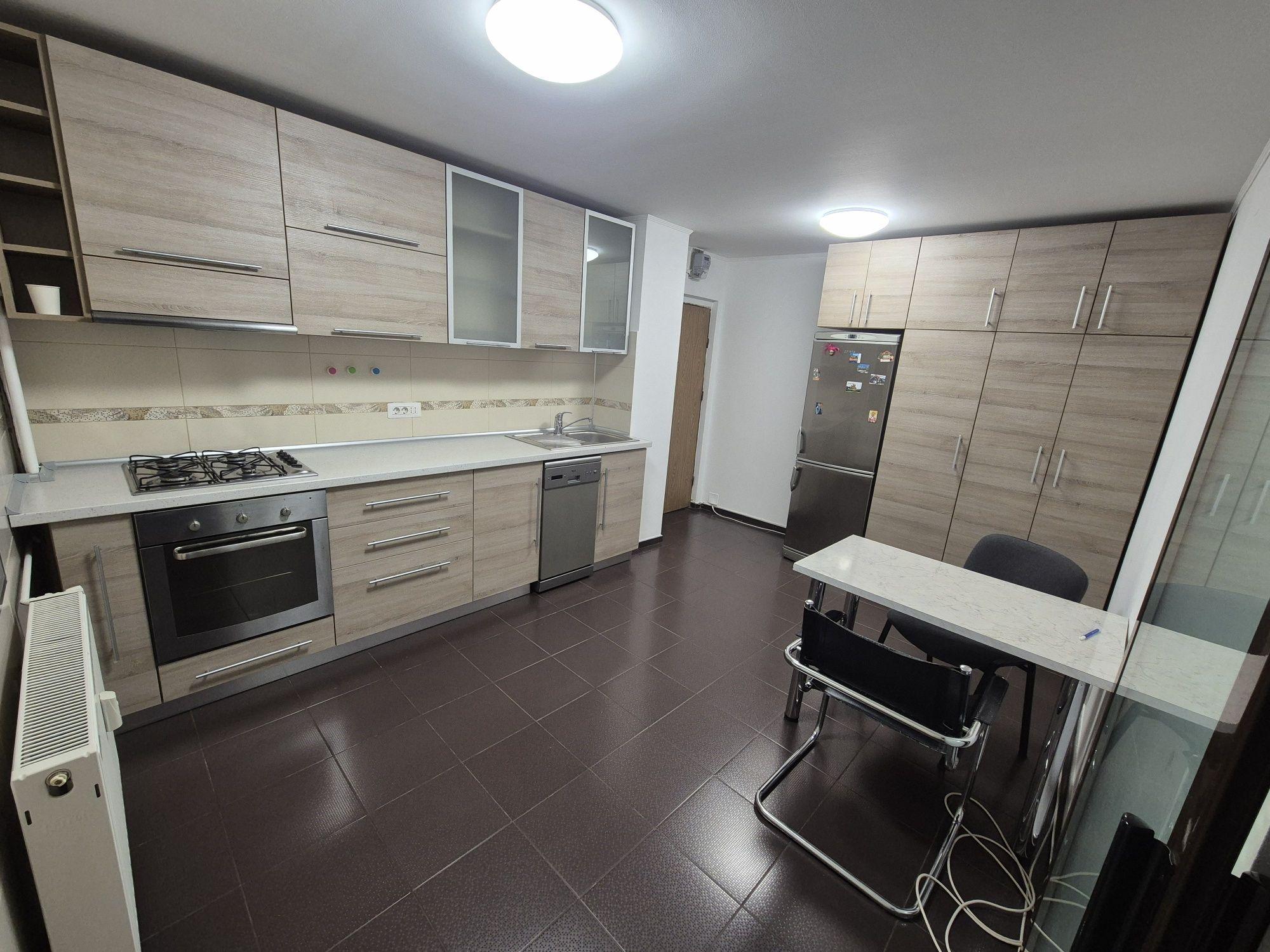 Inchiriez apartament Piata Gorjului