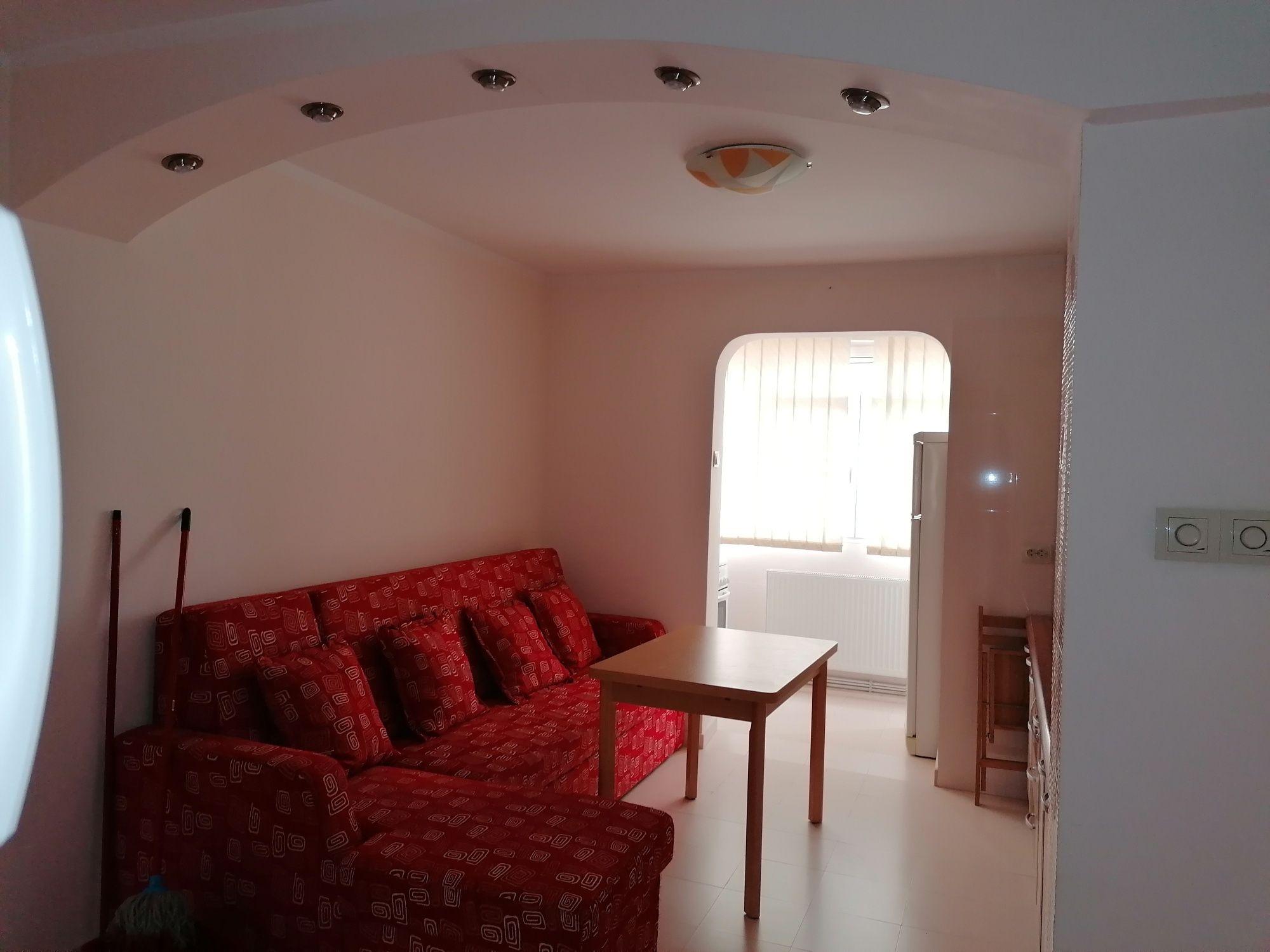 Inchiriere apartament 2 camere decomandat, Pta Gorjului, 2 min de metrou