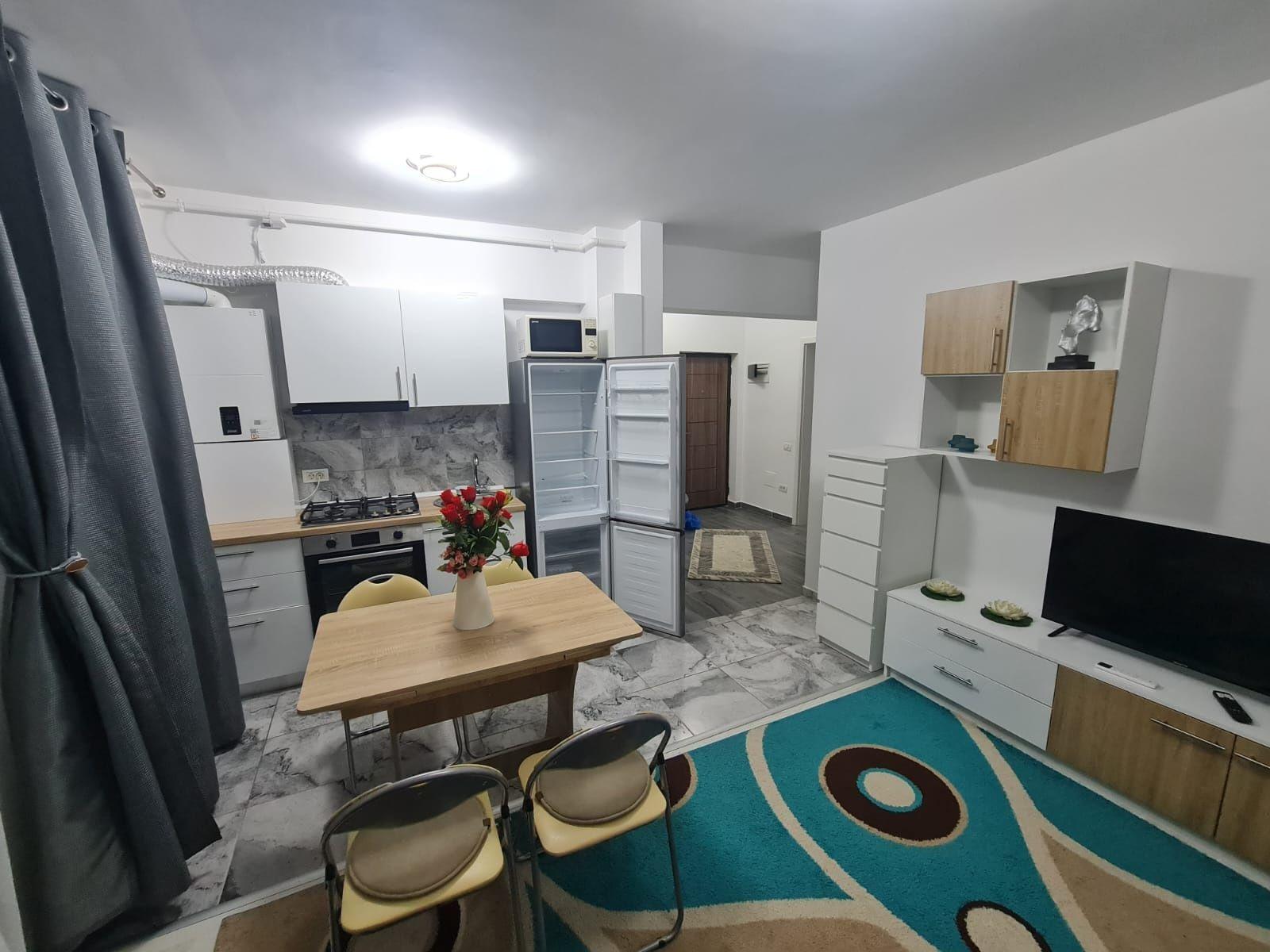 Închiriez apartament cu 3 camere - imagine 1