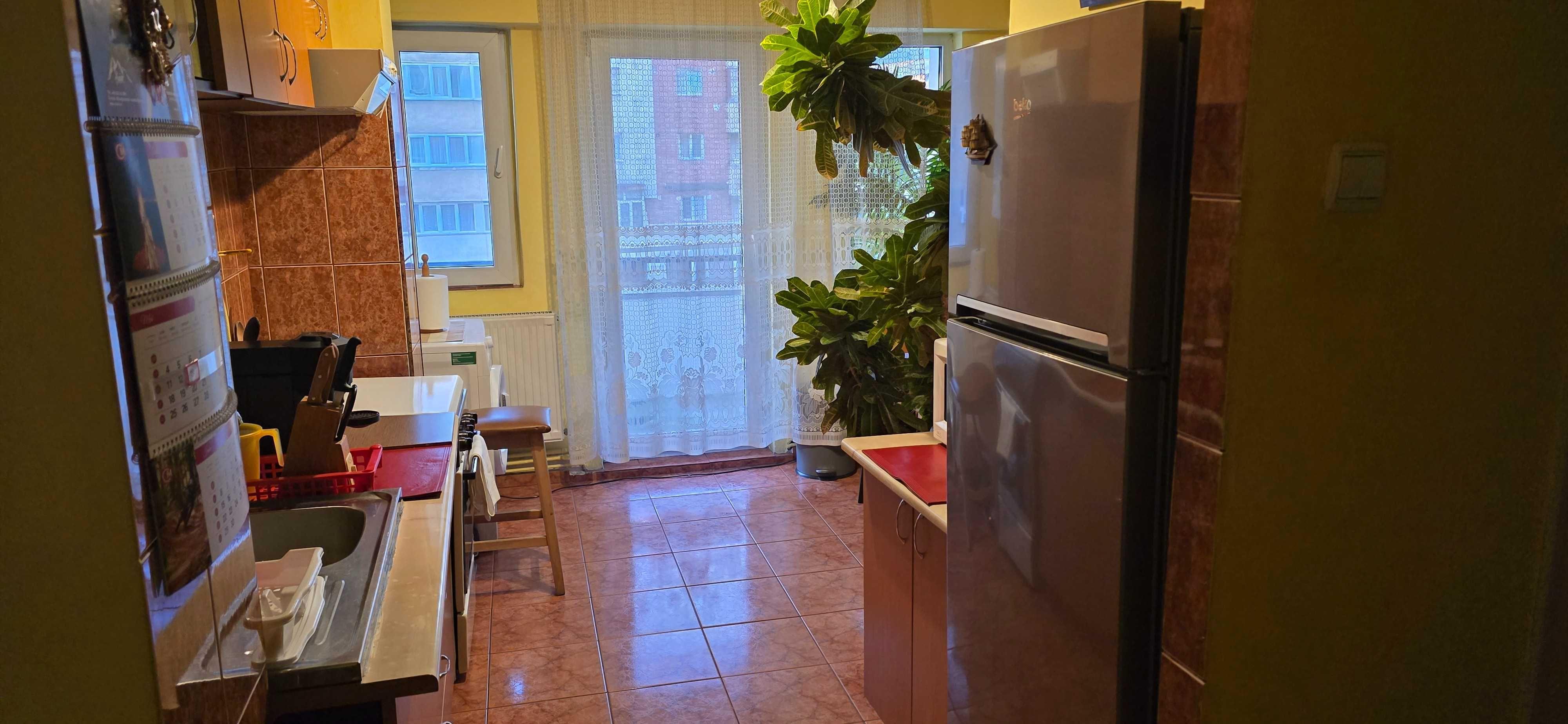 Inchiriez Apartament 2 Camere Ultracentral cu Balcon