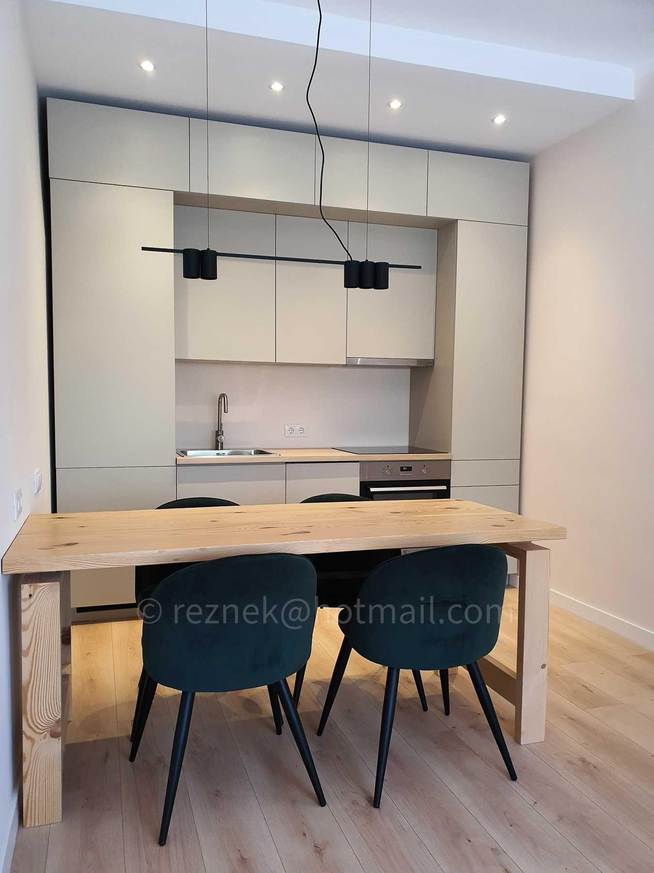 Apartament in casa cu curte privată, la 5 min de centru – renovat și complet utilat