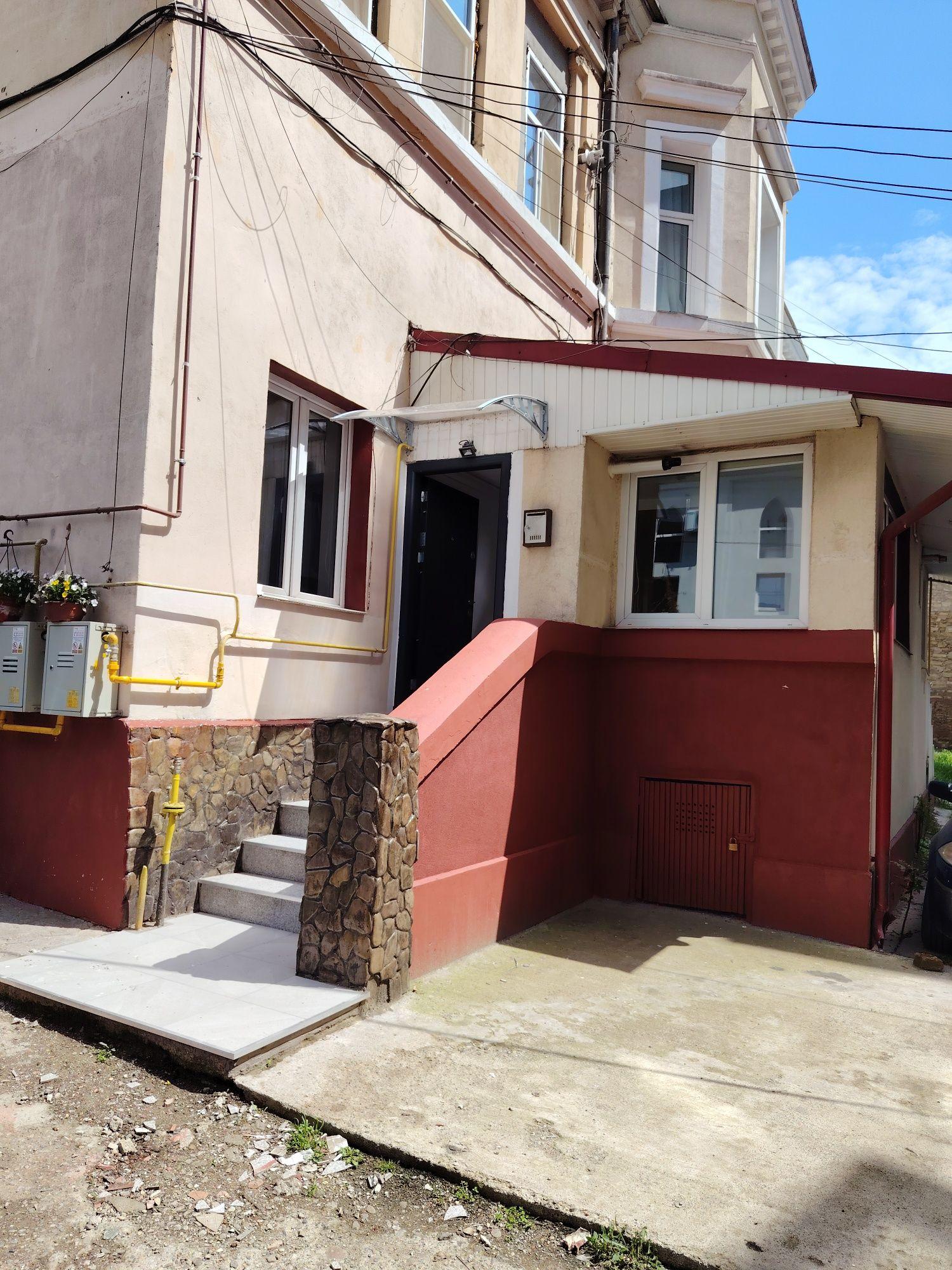 Spațiu ultracentral(55 mp + loc parcare) pt. cabinet, birou, clinica, atelier etc. 9 €/mp
