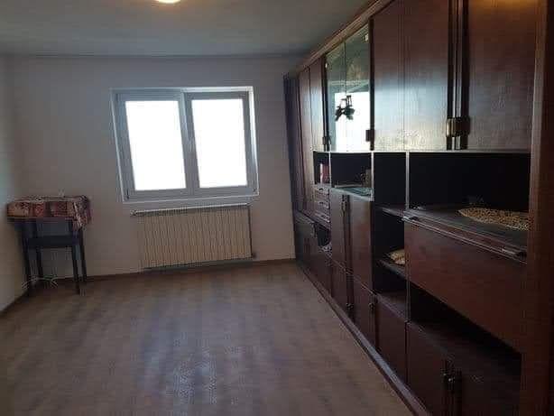 Vând garsonieră in zona Modern