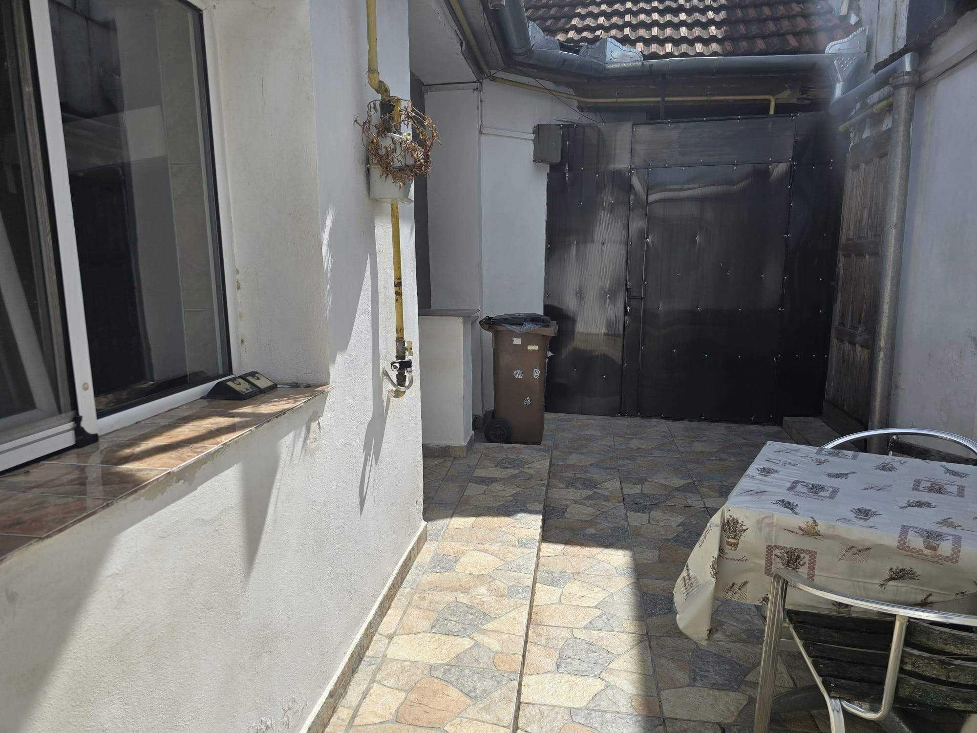 Apartament la casă de vânzare – Ultracentral Arad,  Zonă liniștită