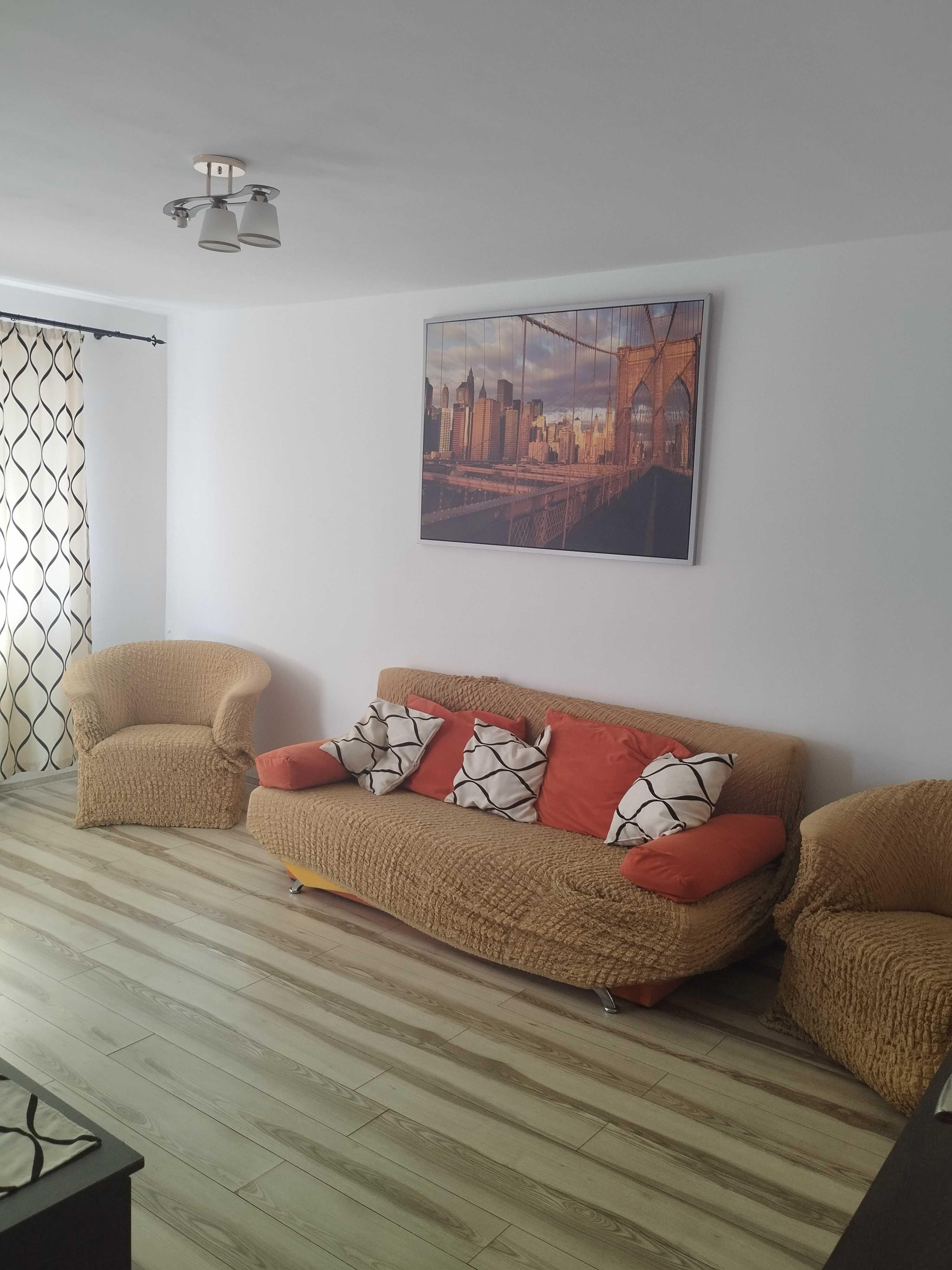 Ofer spre închiriere apartament cu 2 camere