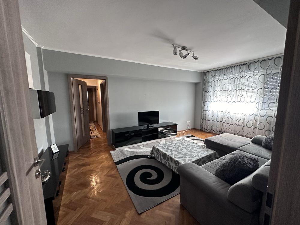 Inchiriez ap. 3 camere | Centru  | Utilar complet