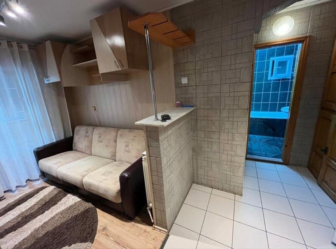 Inchiriez apartament zona Unirii