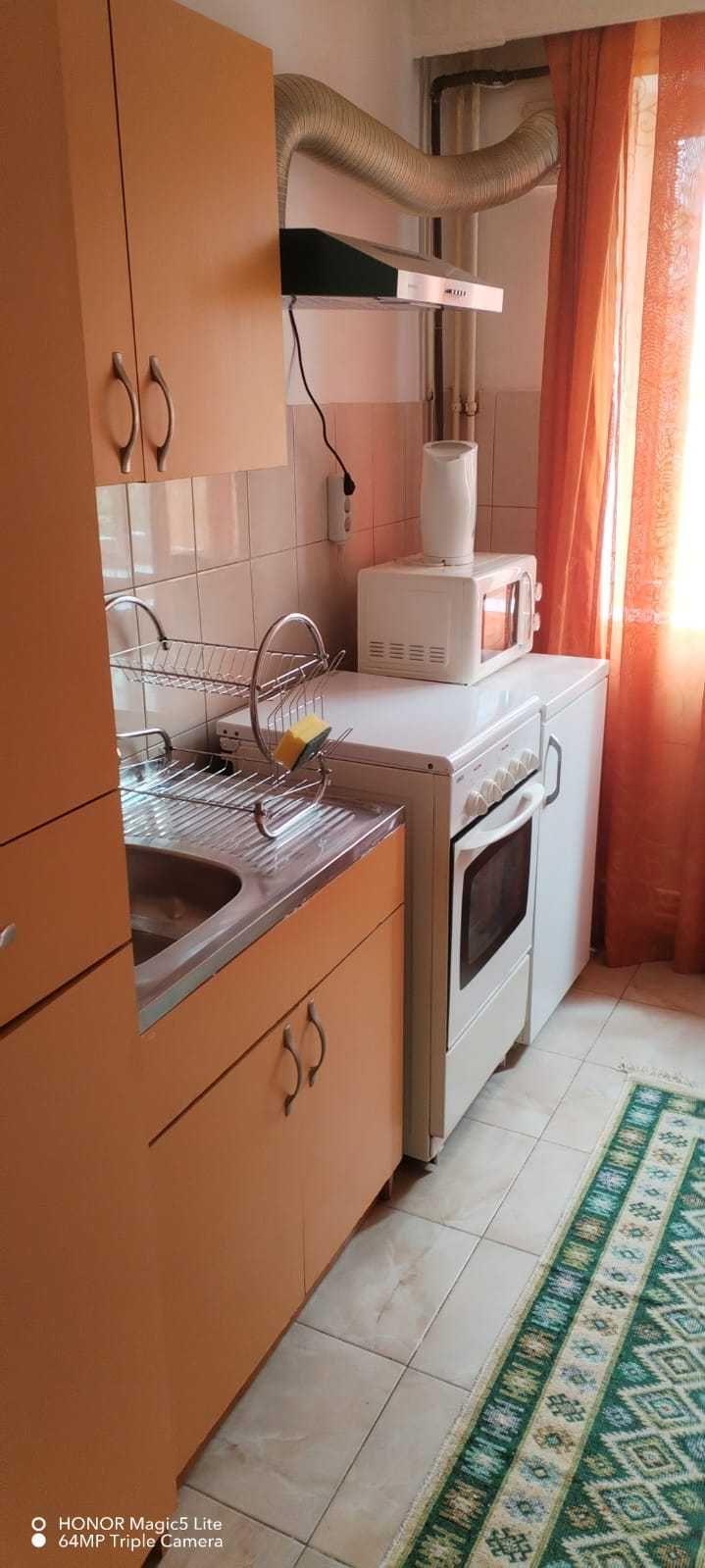 ofer spre inchiriere apartament cu 2 camere  BACAU