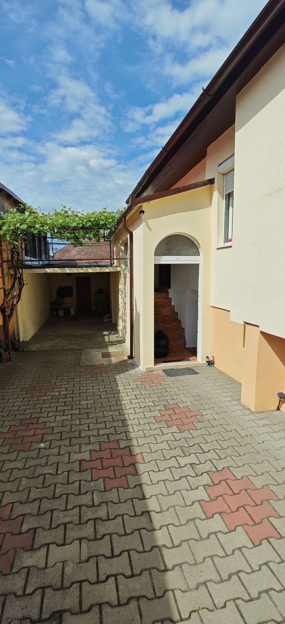 Închiriez casa Lazaret-Resita