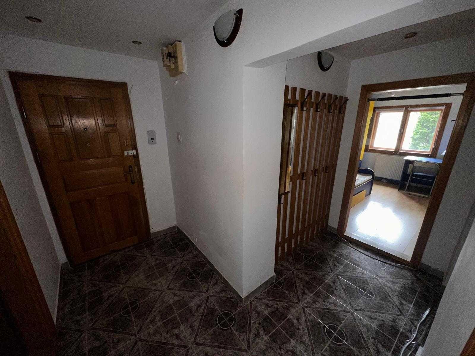 Apartament 3 camere decomandate de închiriat – Burdujeni – etaj 2 – ideal pentru familie