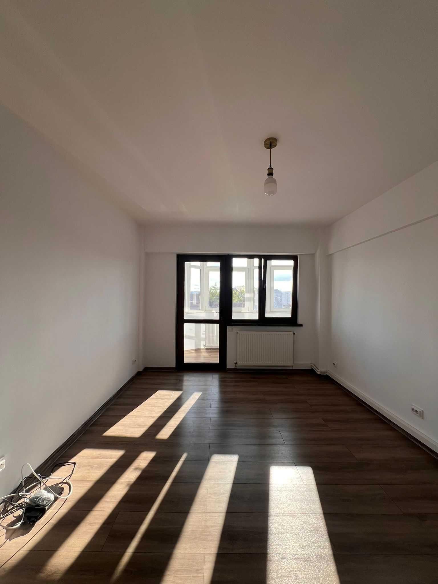 Apartament 2 camere - 60mp- renovat la cheie