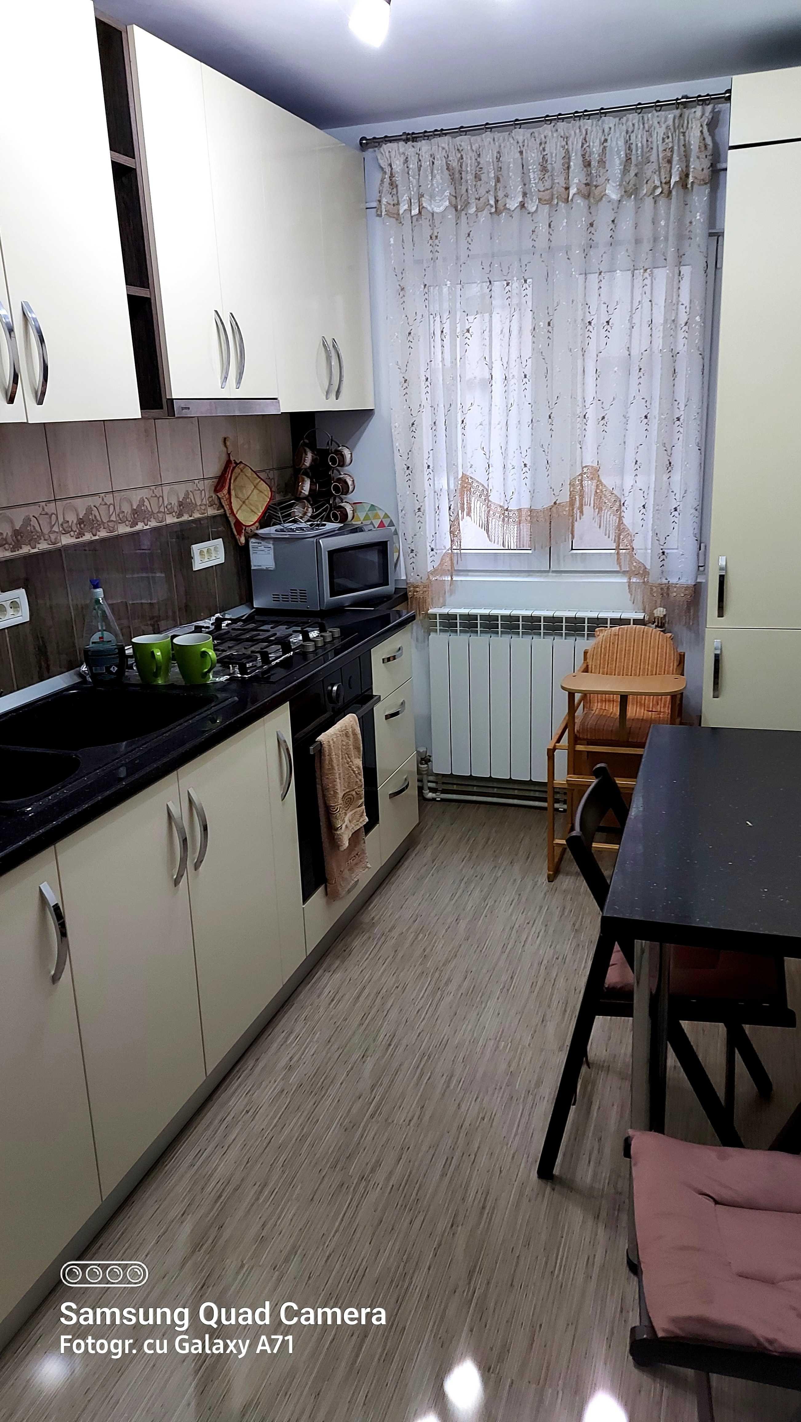 Închiriere apartament 3 camere