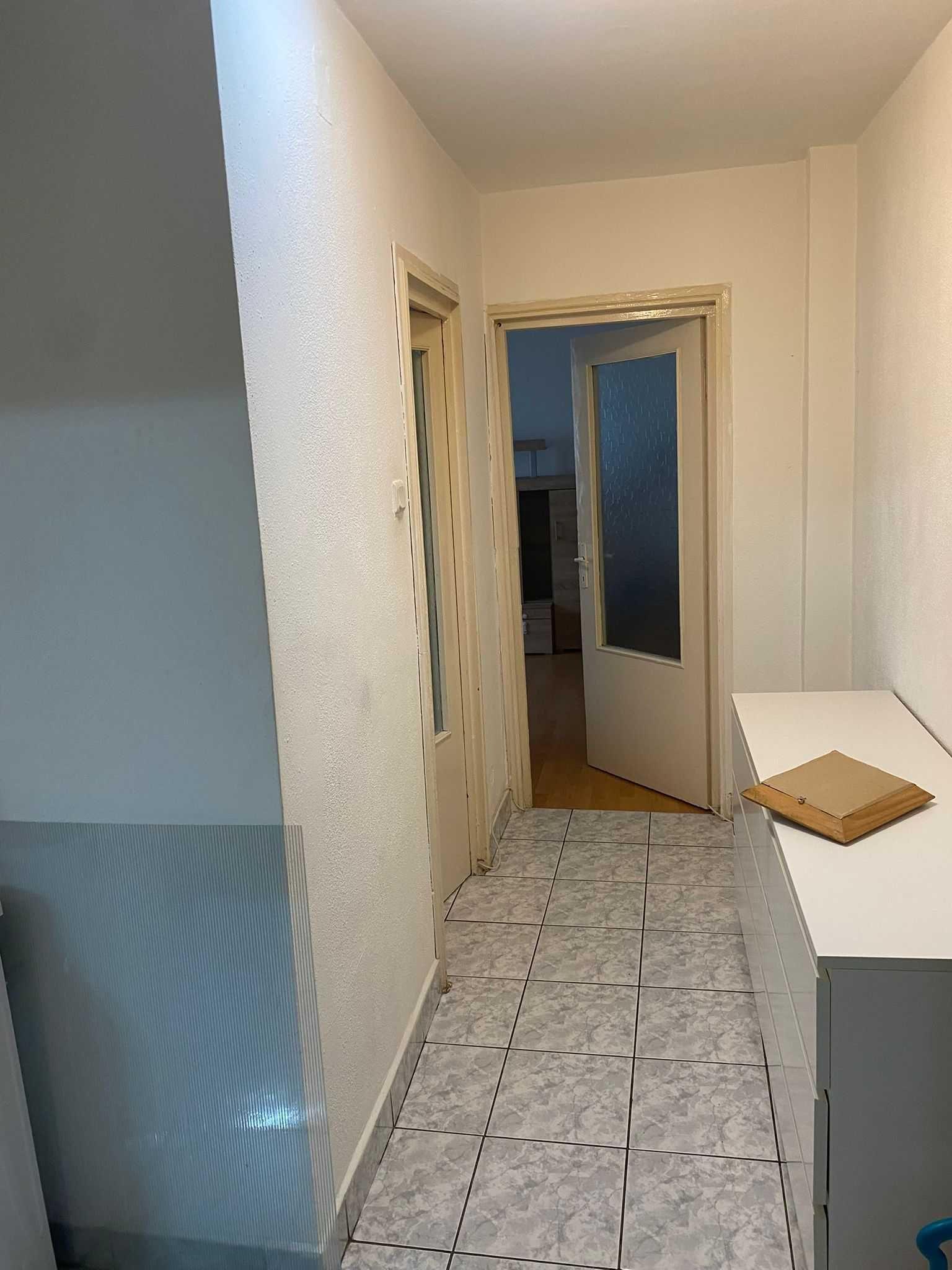 inchiriez apartament 2 camere Apartamentul este complet mobilat și utilat, gata de mutare imediată.
