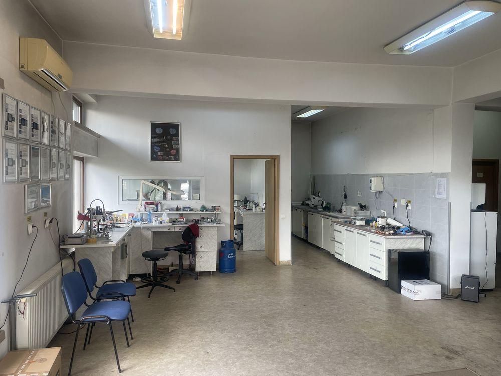 Vand spatiu comercial ,120 mp,Piatra Neamt