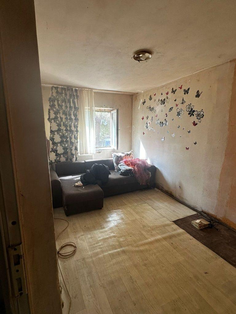 Vand apartament 4 camere