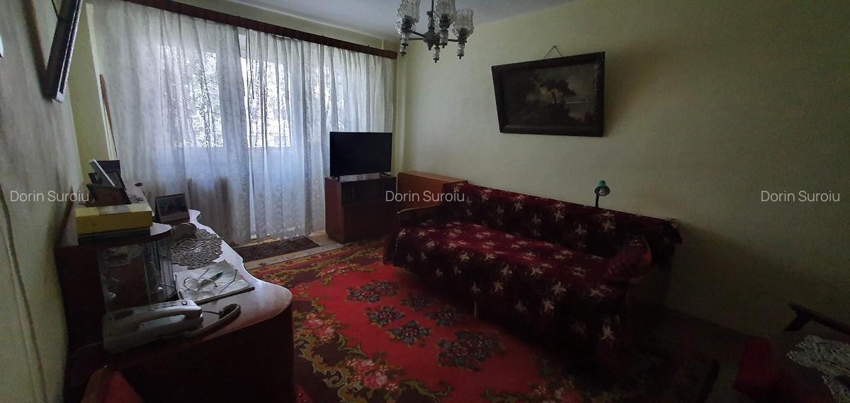 Apartament 3 camere, decomandat, liber la vânzare