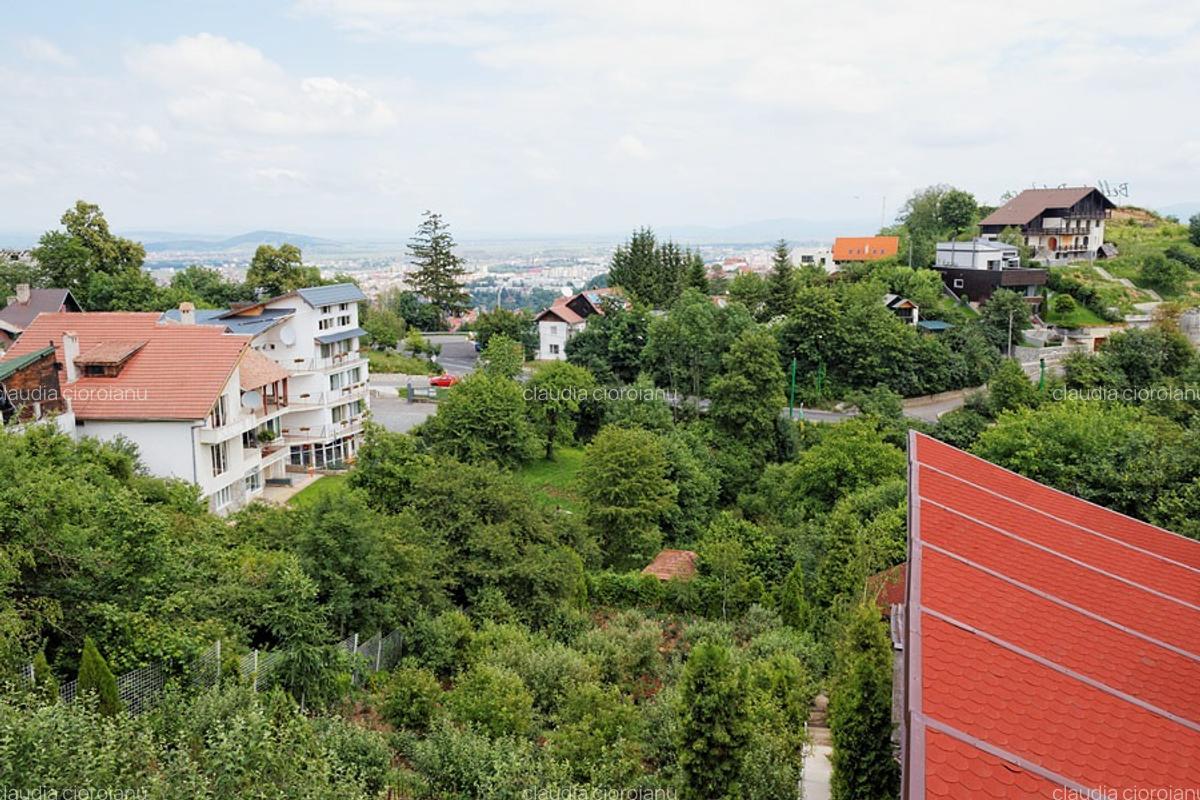 Pensiune Activă & Vilă  Versatilă pe Drumul Poienii – Vedere P - imagine 1