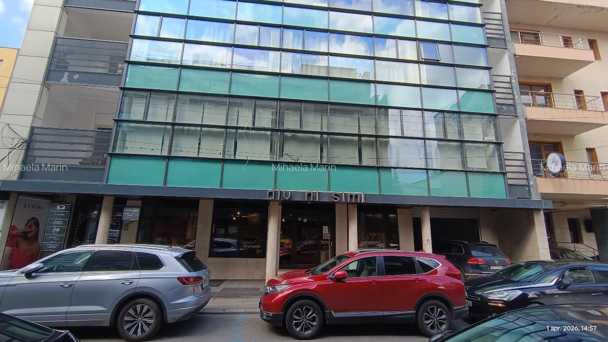 Spatiu comercial tip showroom in Dorobanti-Floreasca , Front 11 m, Stradal