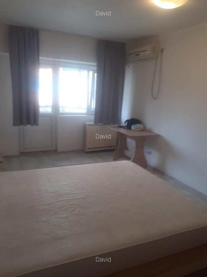 Garsoniera de inchiriat zona Vitan Mall metrou Mihai Bravu - imagine 1