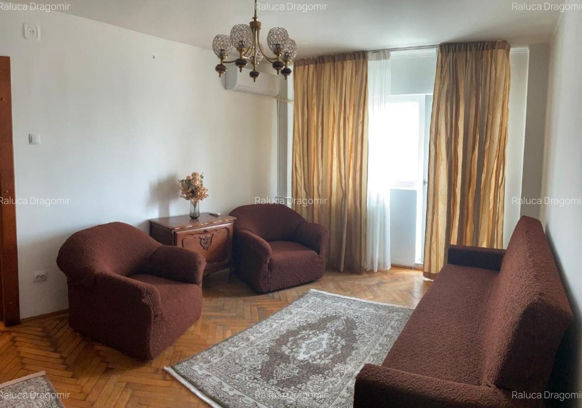 Proprietar, inchiriez apartament 3 camere, Bdul. Tineretului