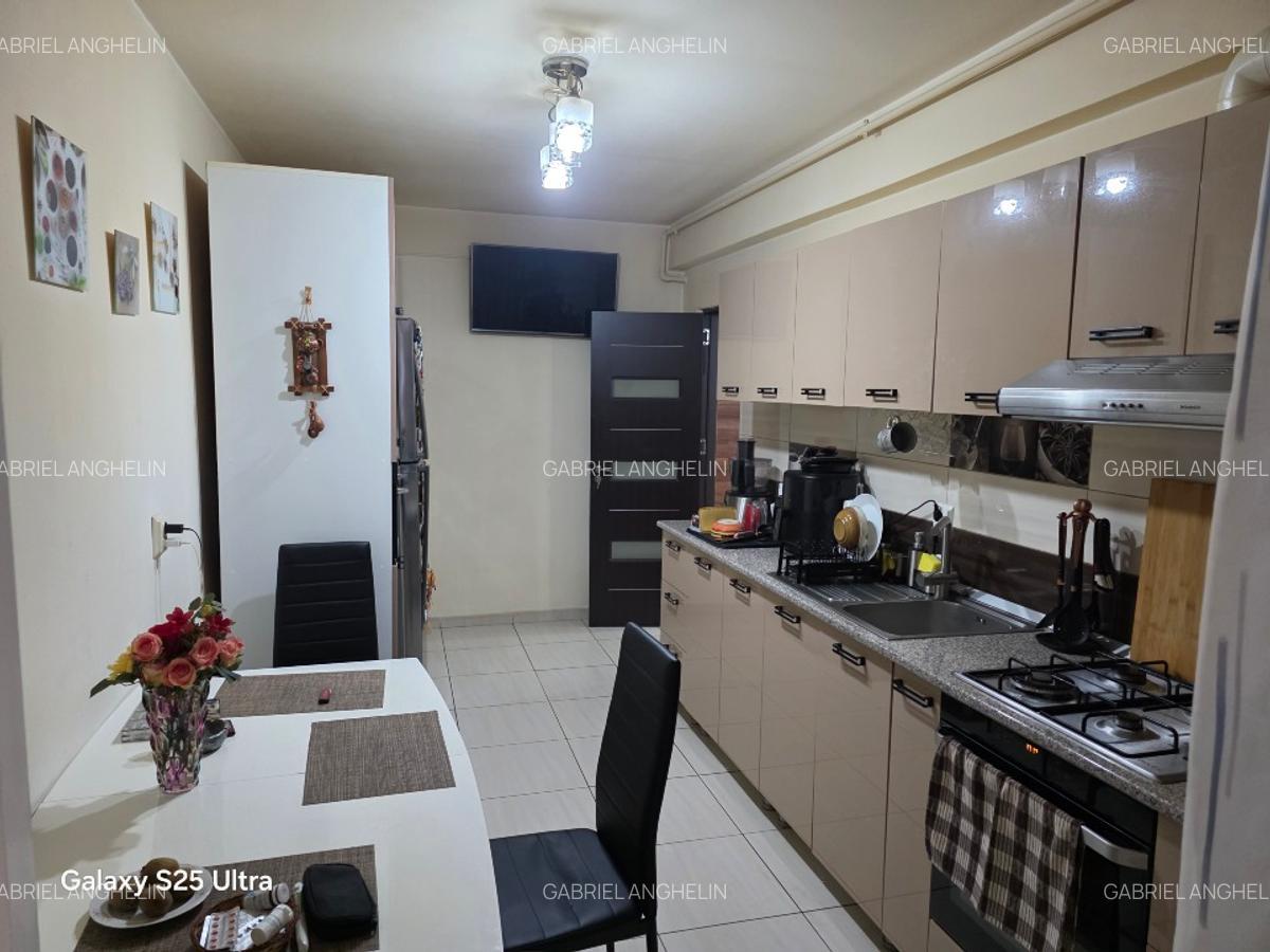 VANZARE APARTAMENT + PARCARE 73MP - imagine 1