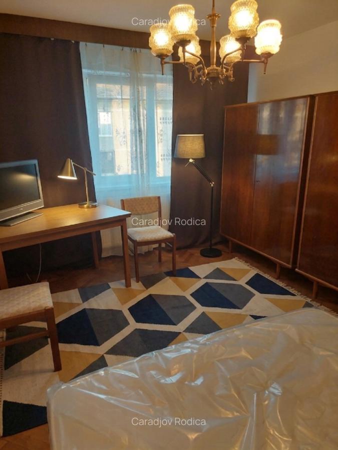 Proprietar, vând apartament 4 camere decomandat central in Timișoara