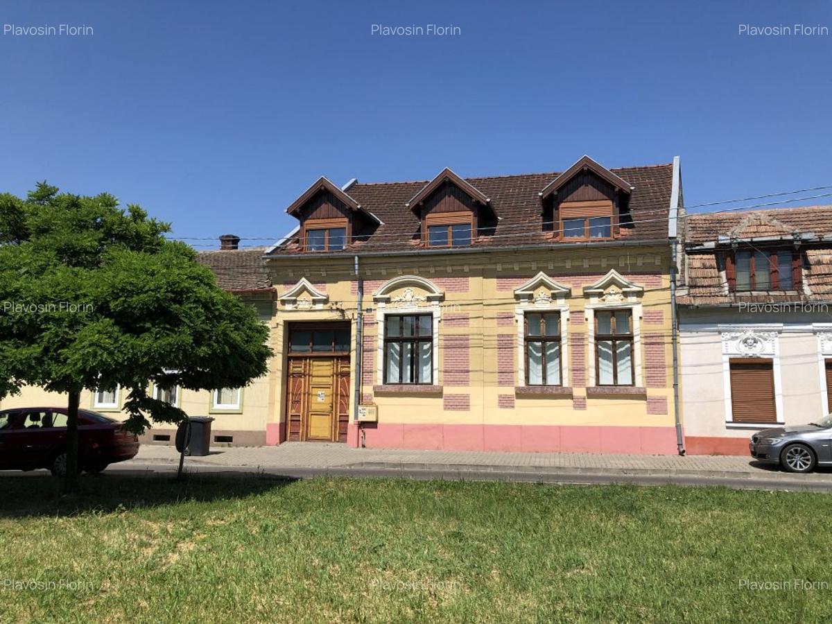 Complex-Lunei,la 5 min.de Prefectu;,10 camere,cas multifuncțional
