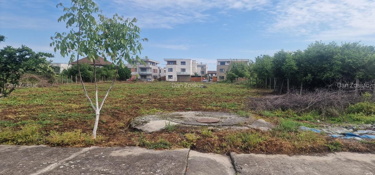 Vanzare teren str.Aurora  7897 mp