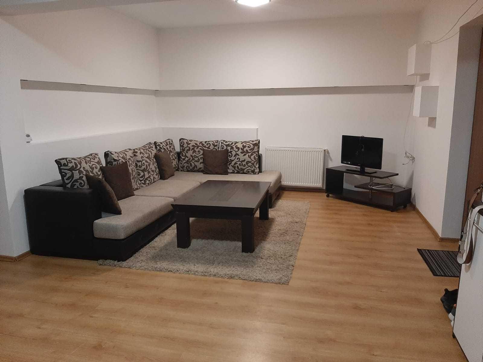 Vand apartament cu 2 camere 66 mp str. Florilor, Floresti