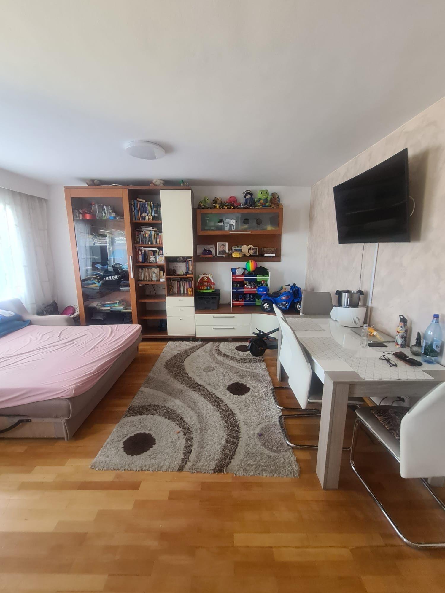 Vând apartament 3 camere Zona Mărăști