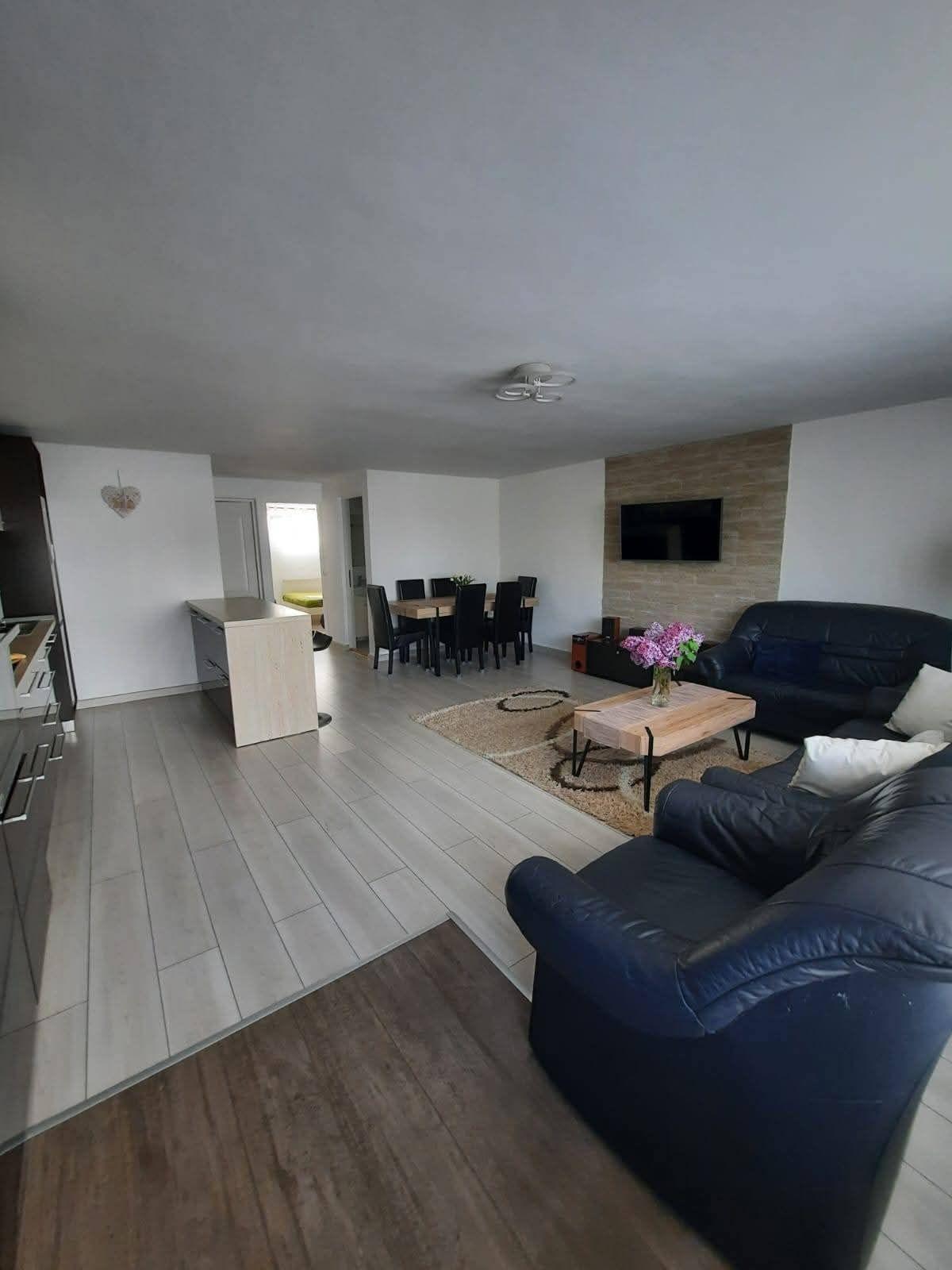 Inchiriere Apartament in vila