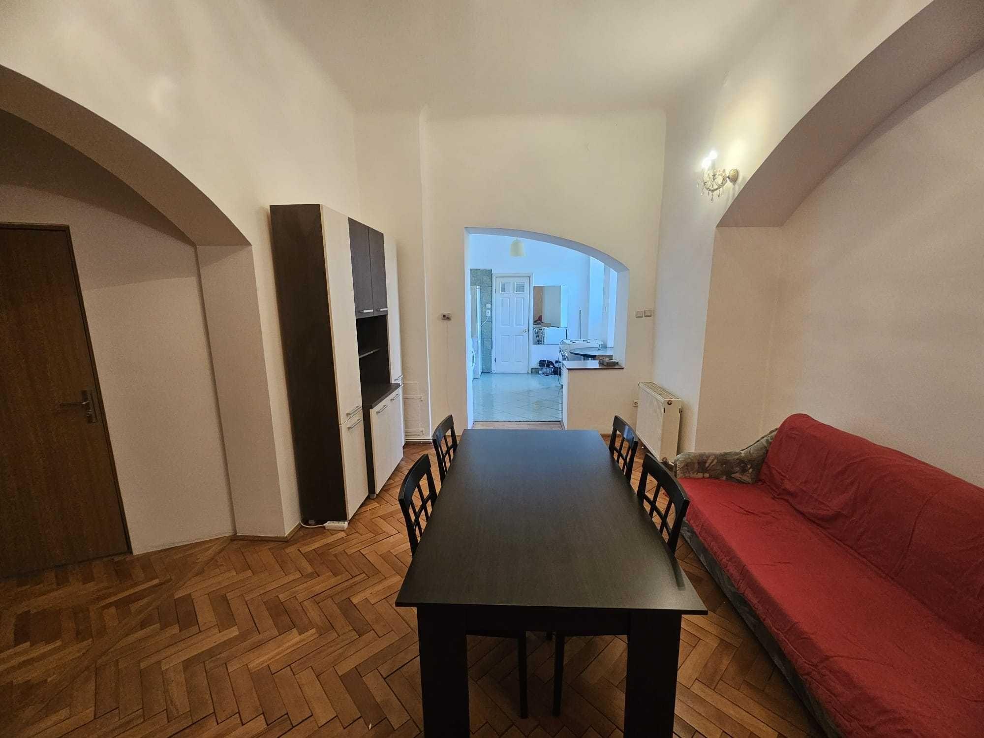 Inchiriez apartament 3 camere ultracentral - imagine 1