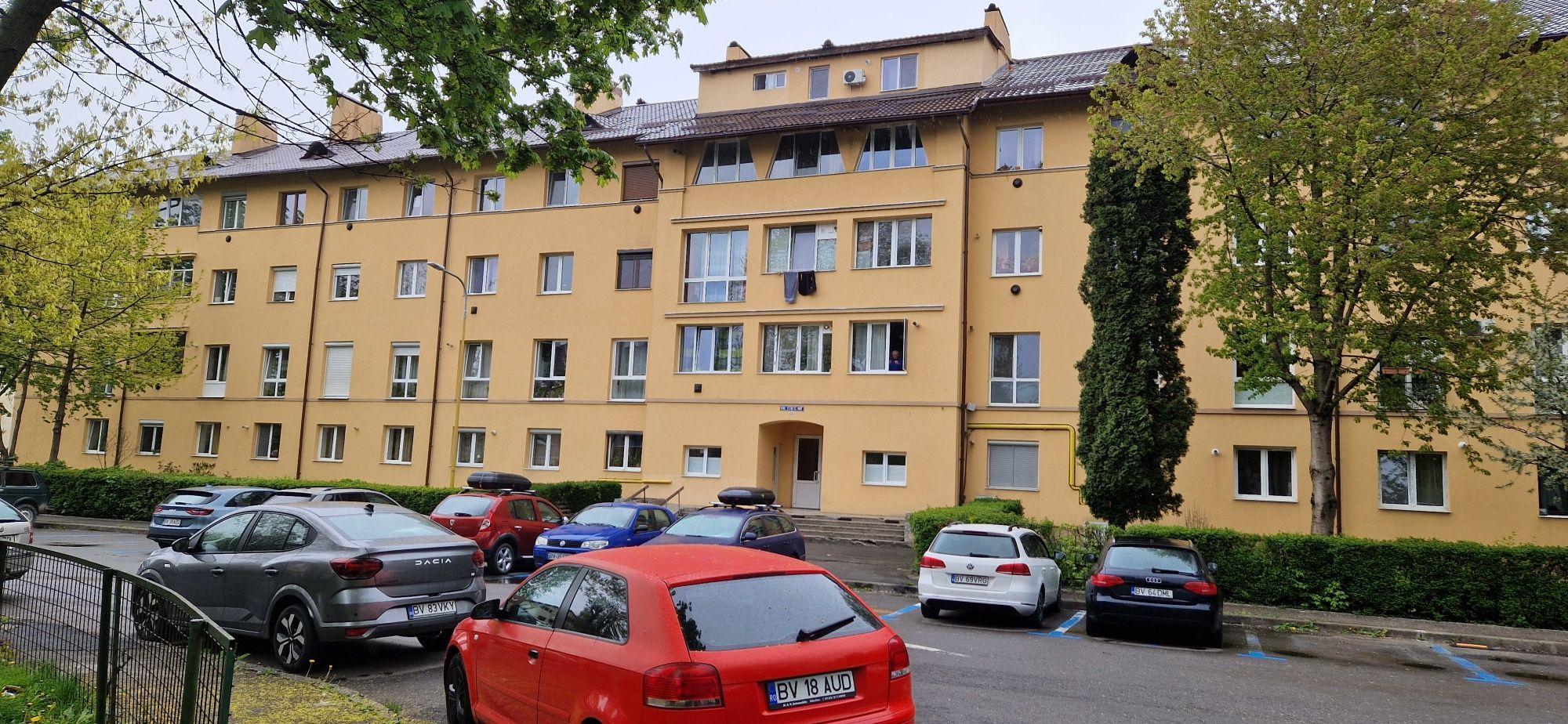 Camera camin cu baie,zona Stefan cel Mare