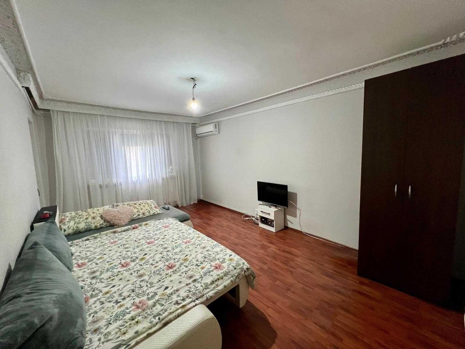Apartament de 2 camere, decomandat, zona Rond cartier Rovine