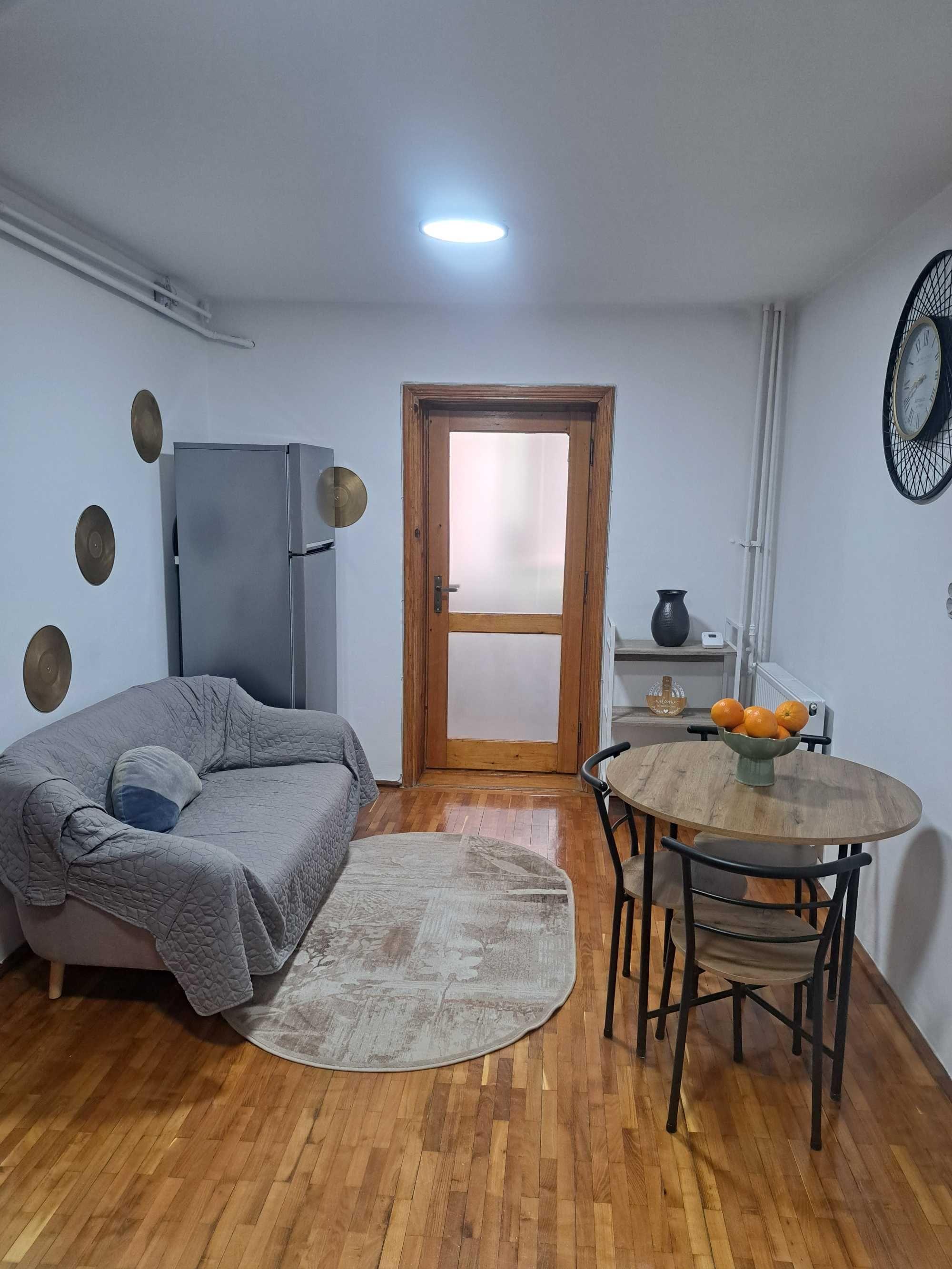 Apartament cu 2 camere de inchiriat la intersectia Spania cu Nanterre