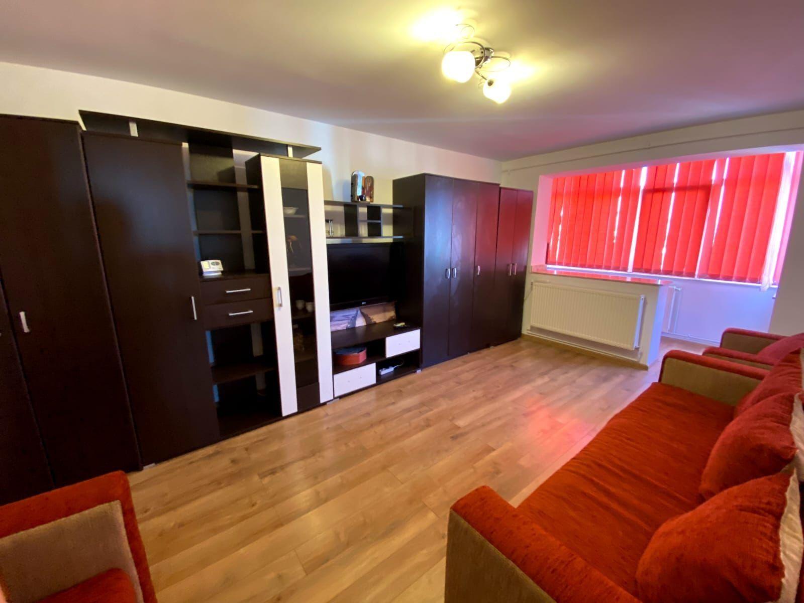 Inchiriere apartament 2 camere Republicii - imagine 1
