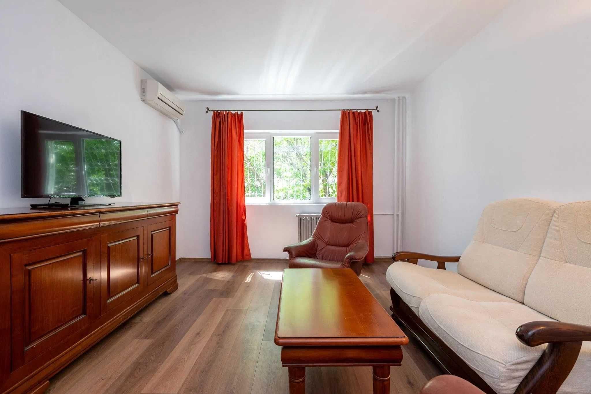 DIRECT PROPRIETAR, închiriez apartament 2 camere utilat, mobilat - Aviatiei - 5 min Metrou Aurel Vlaicu, Mall Promenada / Parter - posibil birou firma - imagine 1