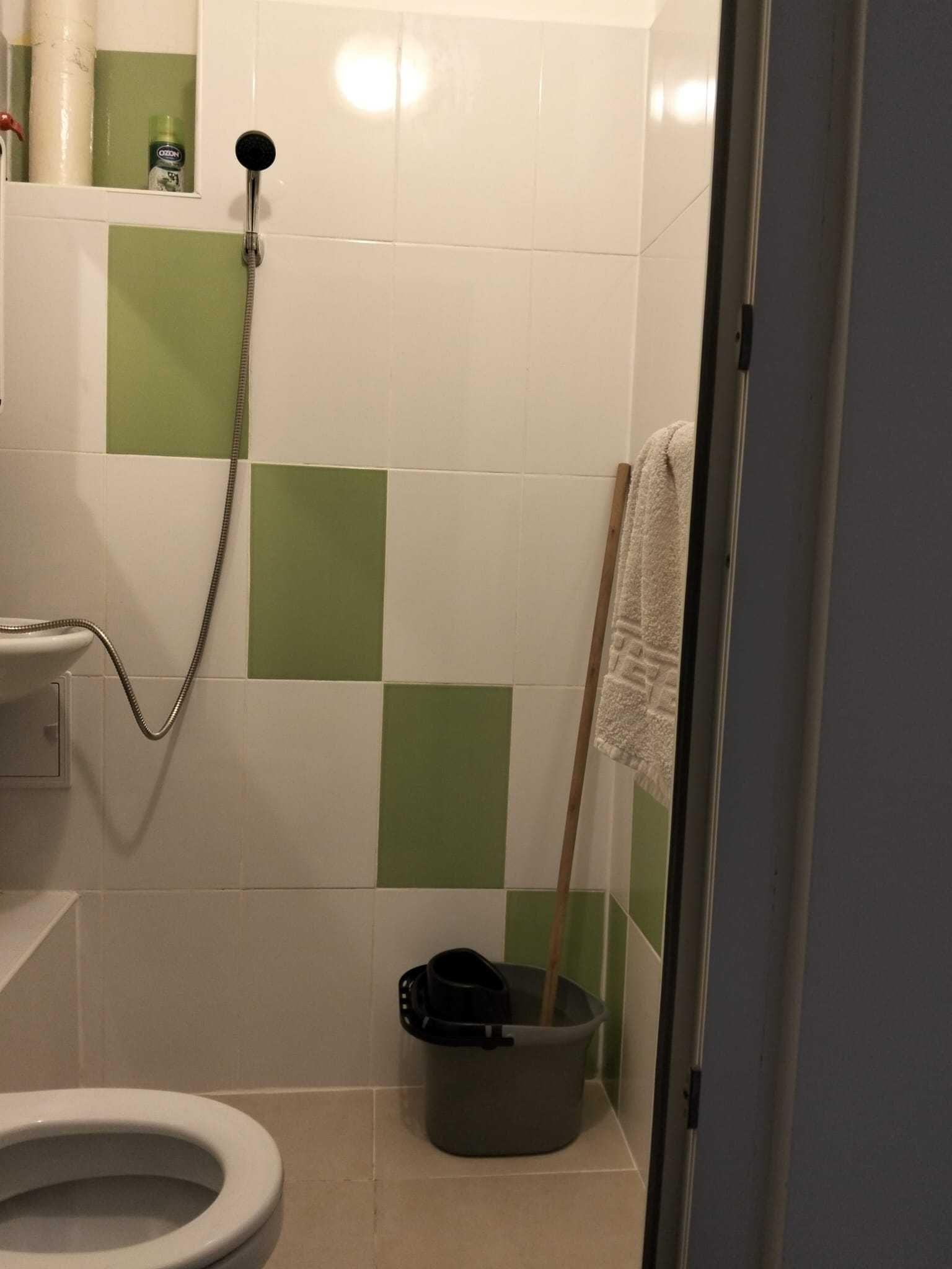 Vând garsonieră comfort 3,15m²zona Baicului,etc 4/4.Blocul este anvelopat Garsoniera este mobilată și utilată . Boiler electric,gaze - imagine 1