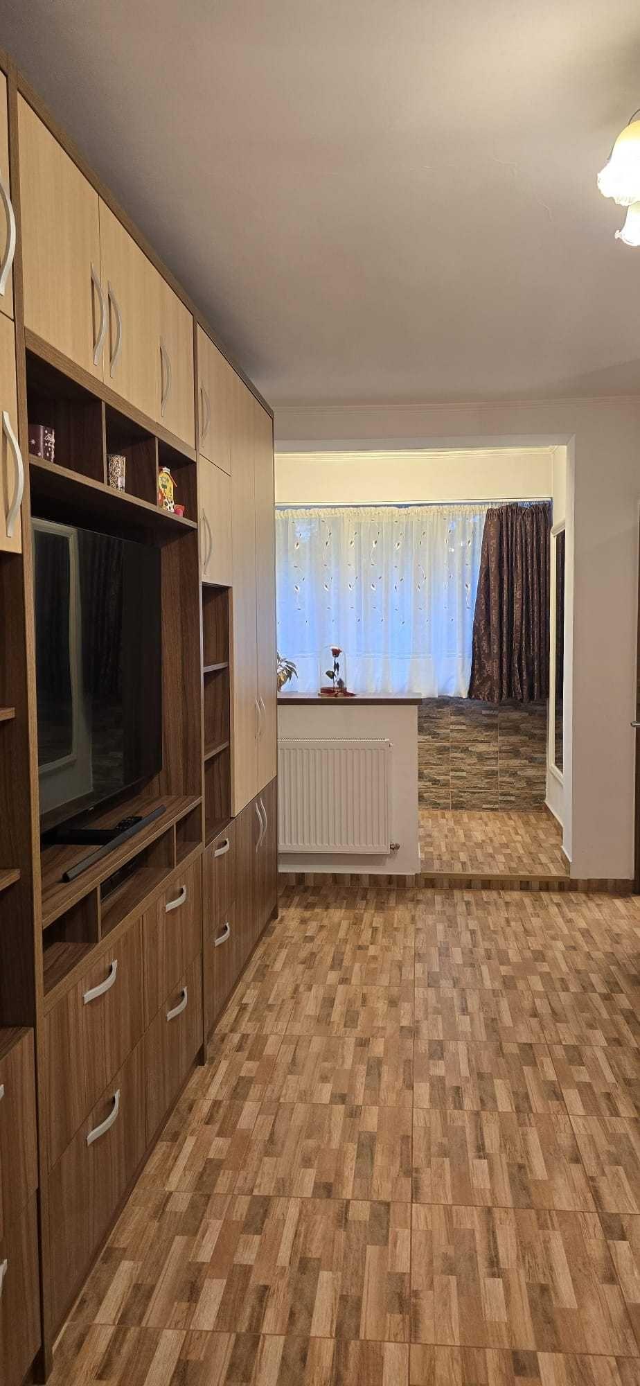 Garsonieră decomandată, renovată și mobilată complet | Etaj 1 | Sălăjan - 7 minute metrou - imagine 1