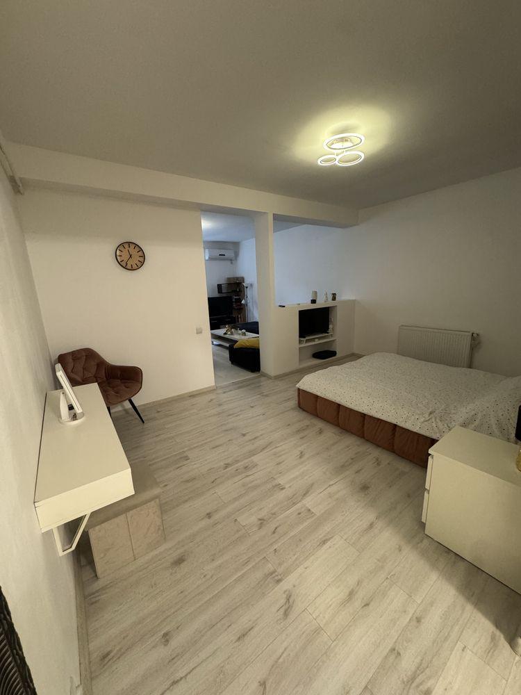 Proprietar, bloc 2010, metrou, 54 mp, 2 camere, loc parcare inclus
