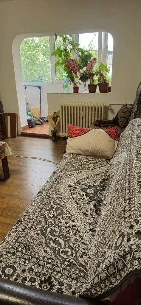 Închiriez apartament 2 camere - imagine 1