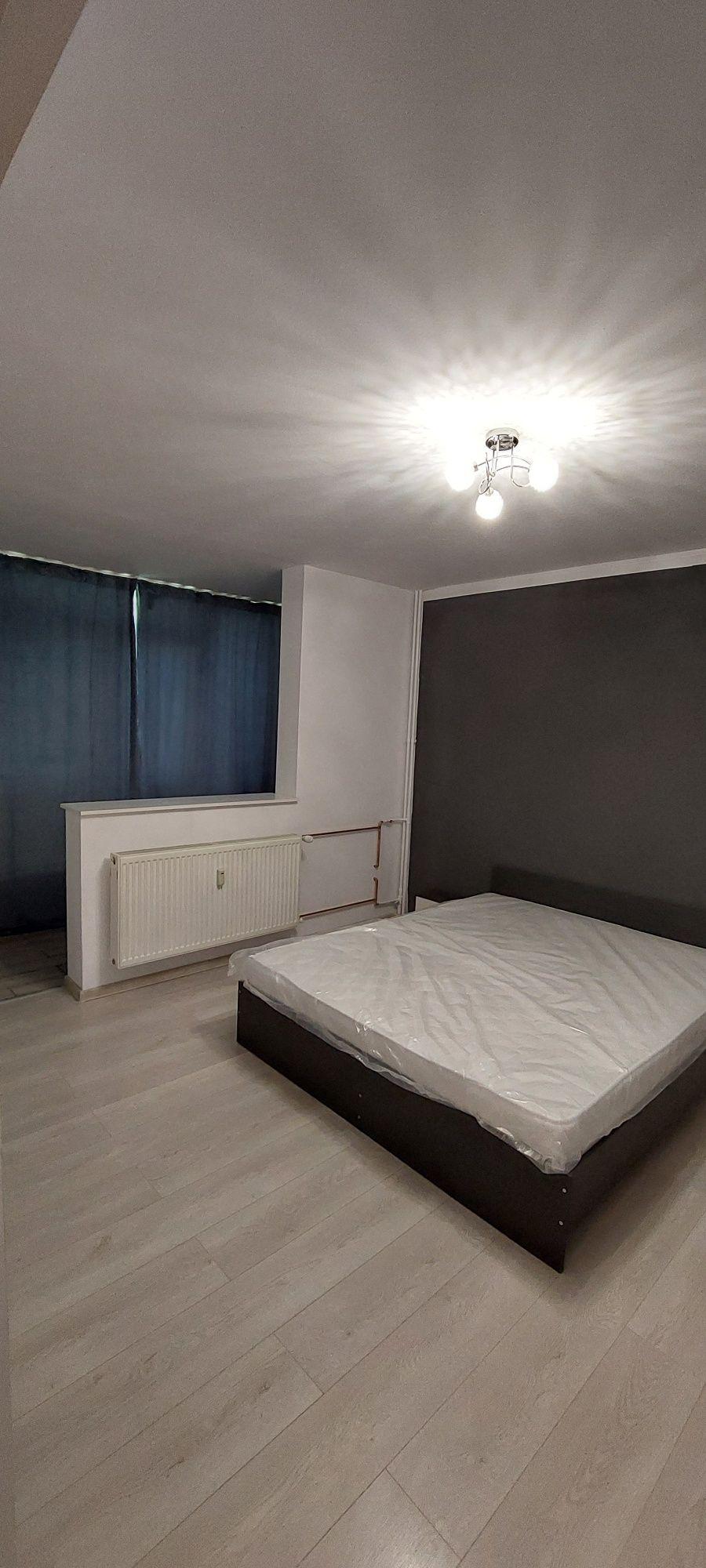 Inchiriez apartament decomandat cu 3 camere