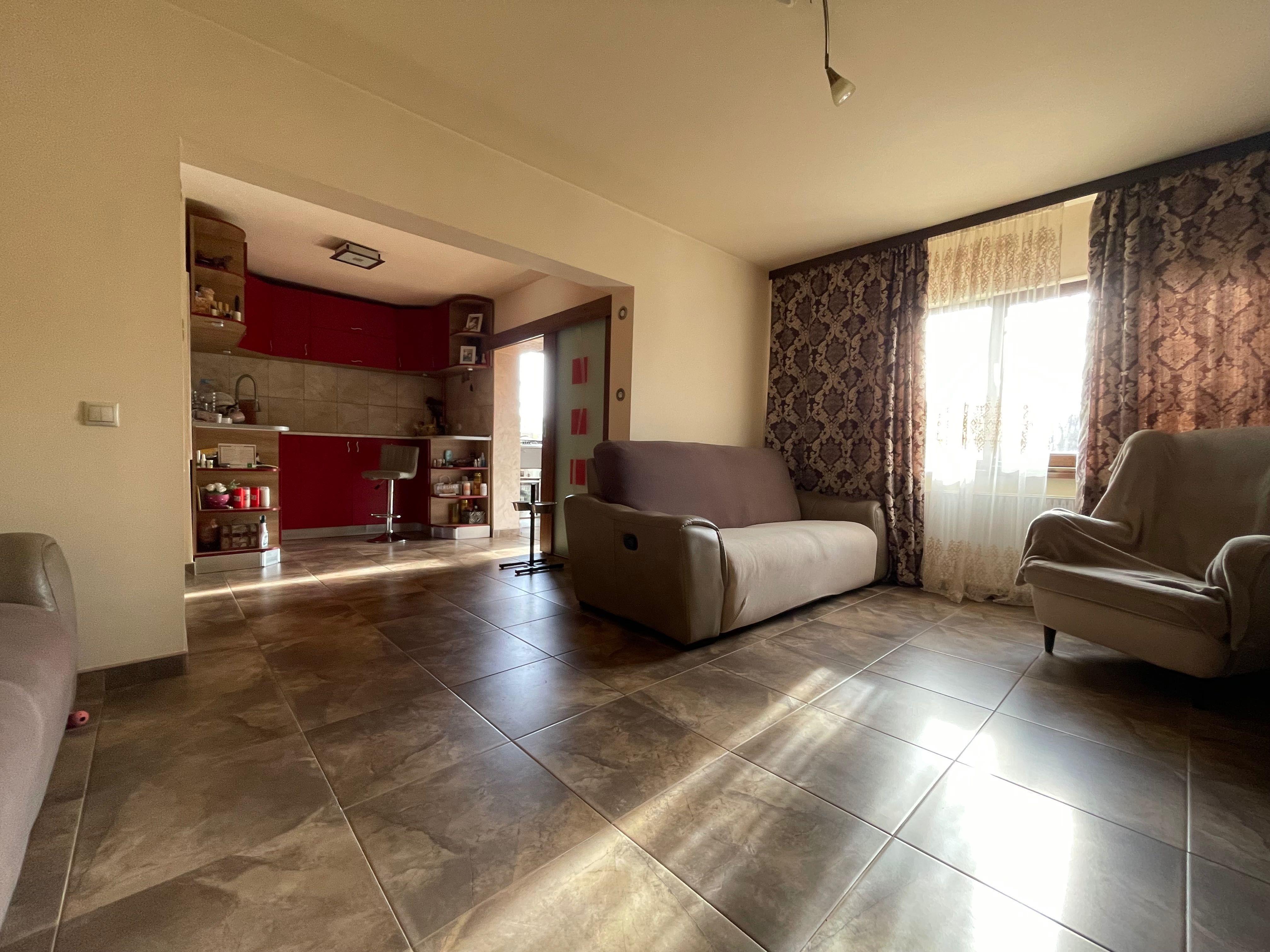 Apartament 3 camere confort I, zonă centrală - imagine 1