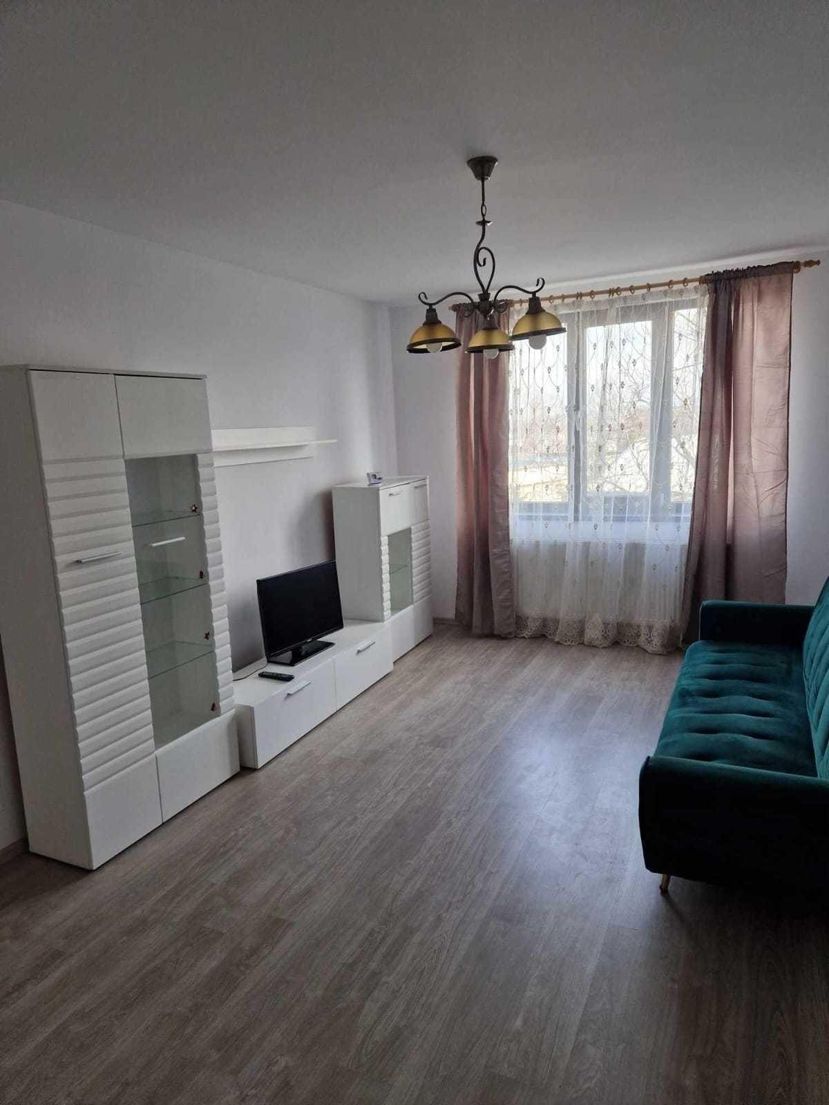Inchiriez apartament 3 camere Teilor. Bloc nou - imagine 1