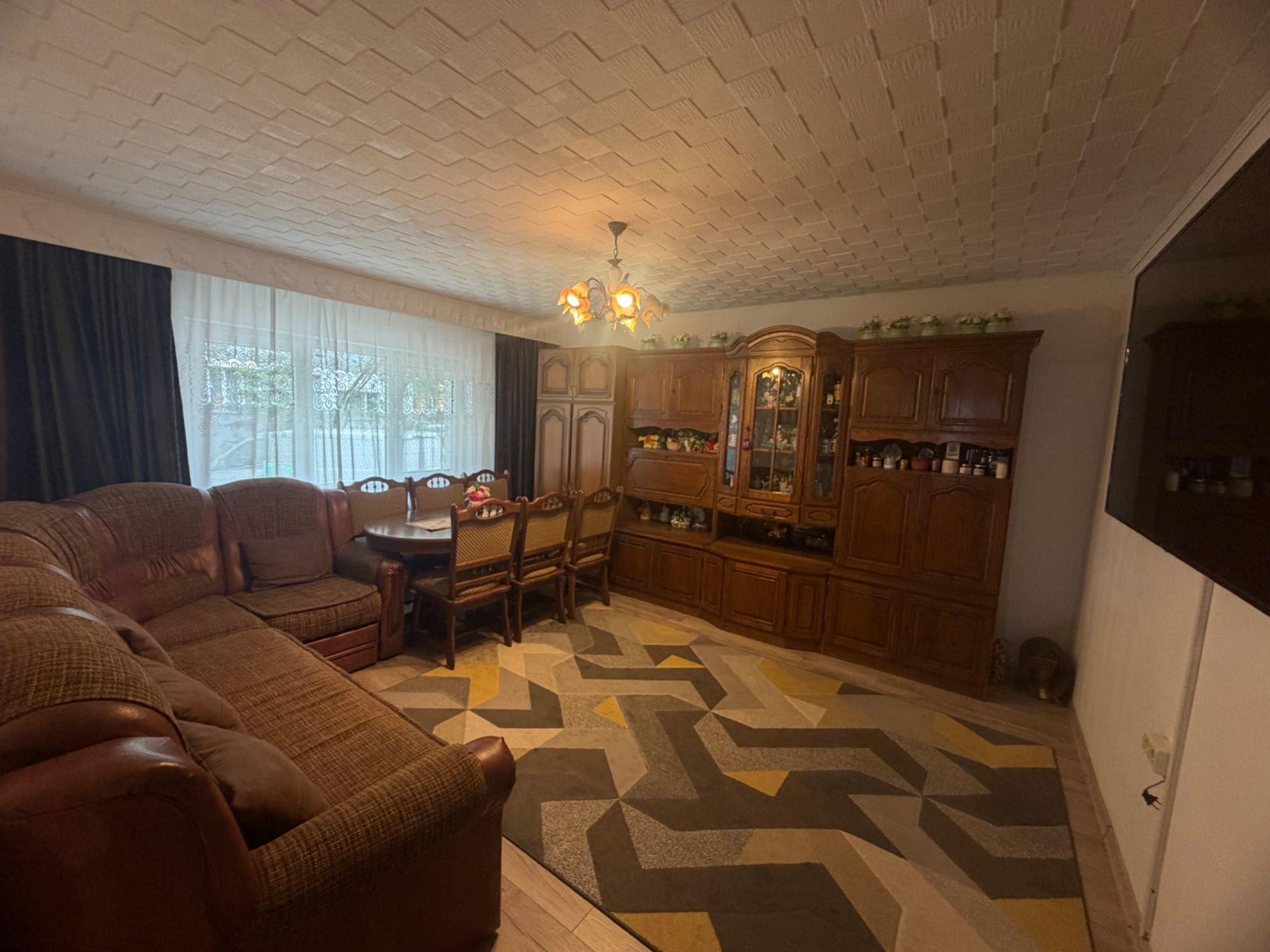 Apartament 3 camere de vânzare – Baia Mare, zona Matei Basarab - imagine 1
